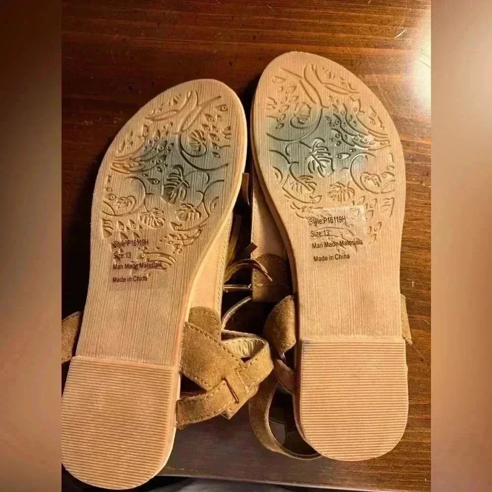 Girls size 13 Petalio Sandals
